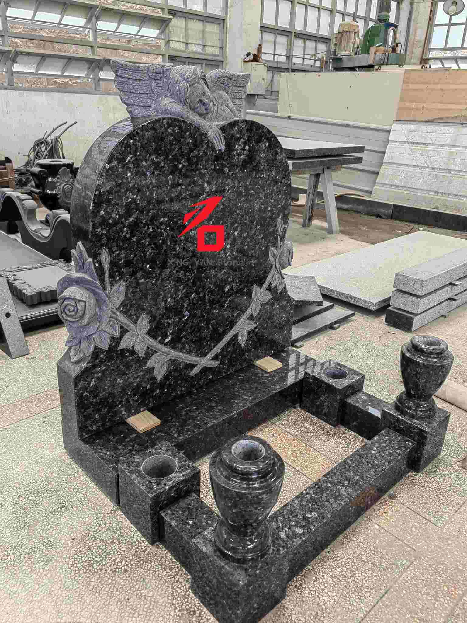 ব্লু পার্ল গ্রানাইট হার্ট-আকৃতির অ্যাঞ্জেল মেমোরিয়াল টম্বস্টোন