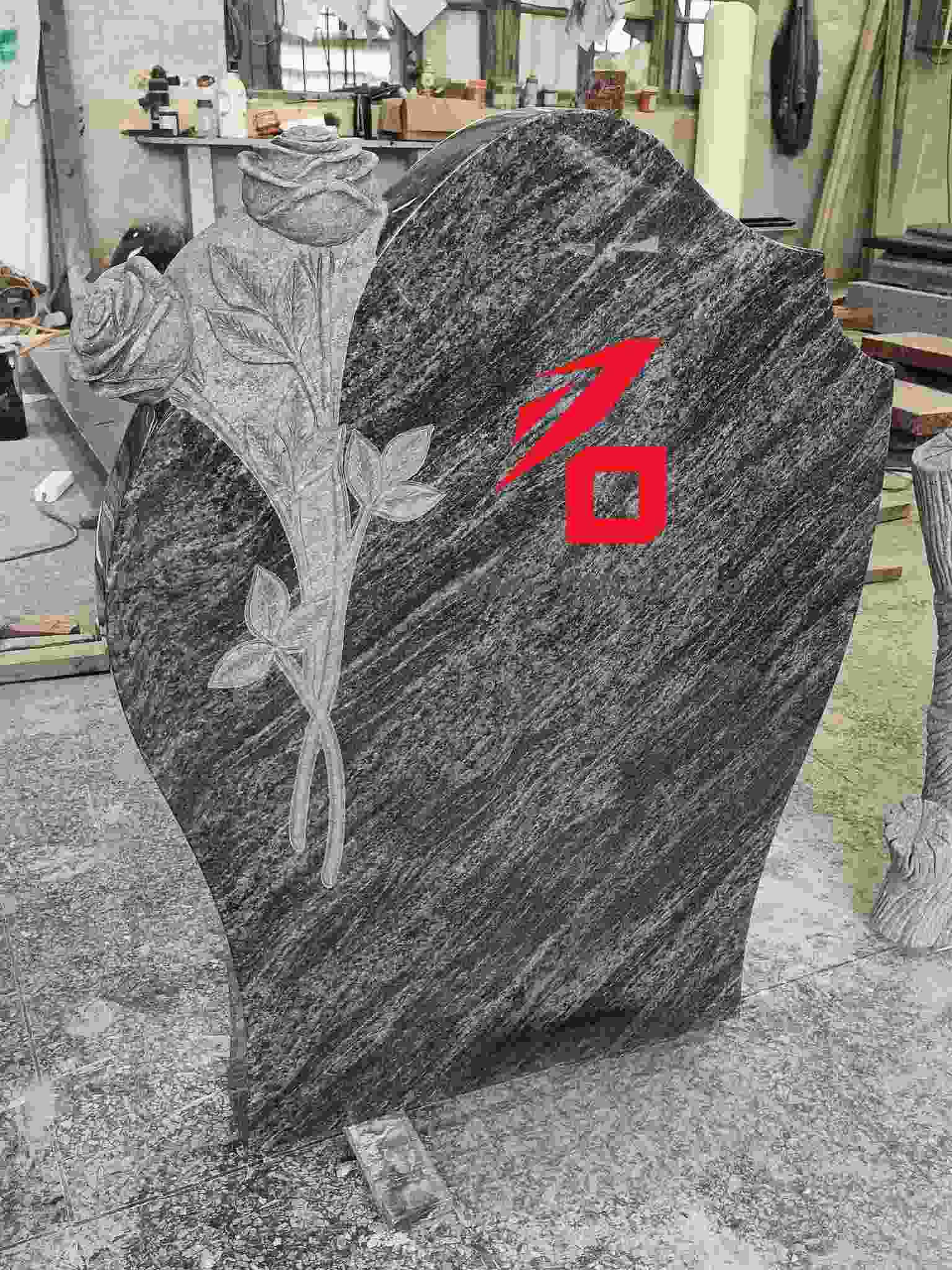 হৃদয় আকৃতির রোজ মেমোরিয়াল সমাধি পাথর