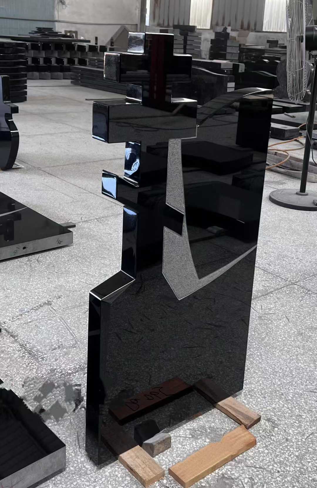 Xingyan ক্রিয়েটিভ জ্যামিতিক কালো সমাধি পাথর